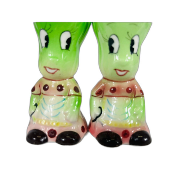 Vtg Japan Anthromorphic Lettuce Leek Ladies Salt and Pepper Shakers Side Eye - Picture 3 of 10